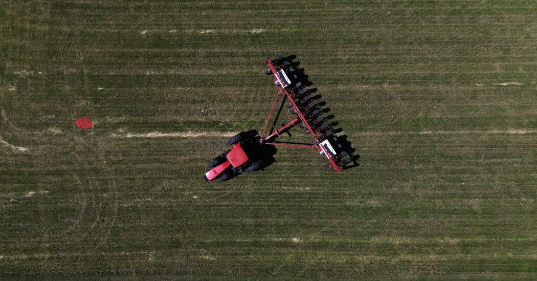 Trump’s Tariff Fight With China Poses New Threat to US Farmers