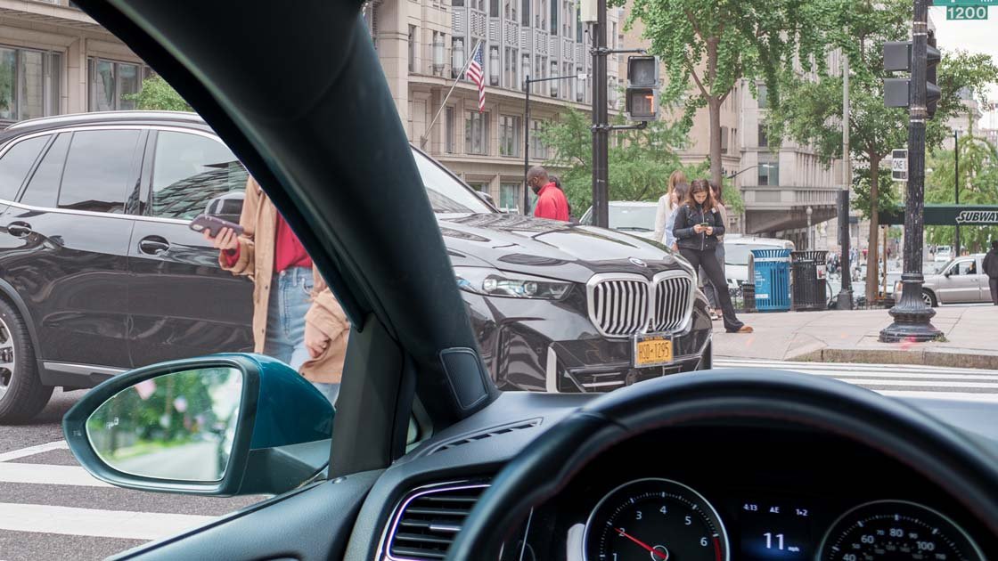 New IIHS measurement technique points to growth in vehicle blind zones