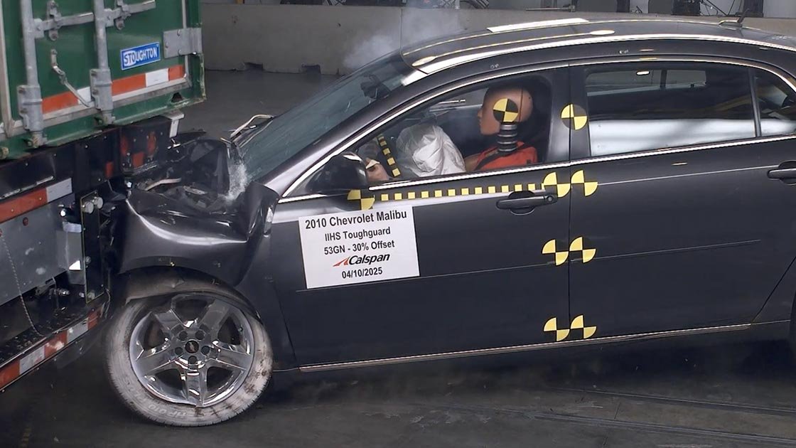 Stoughton extends IIHS-award-winning underride protection to container shipping